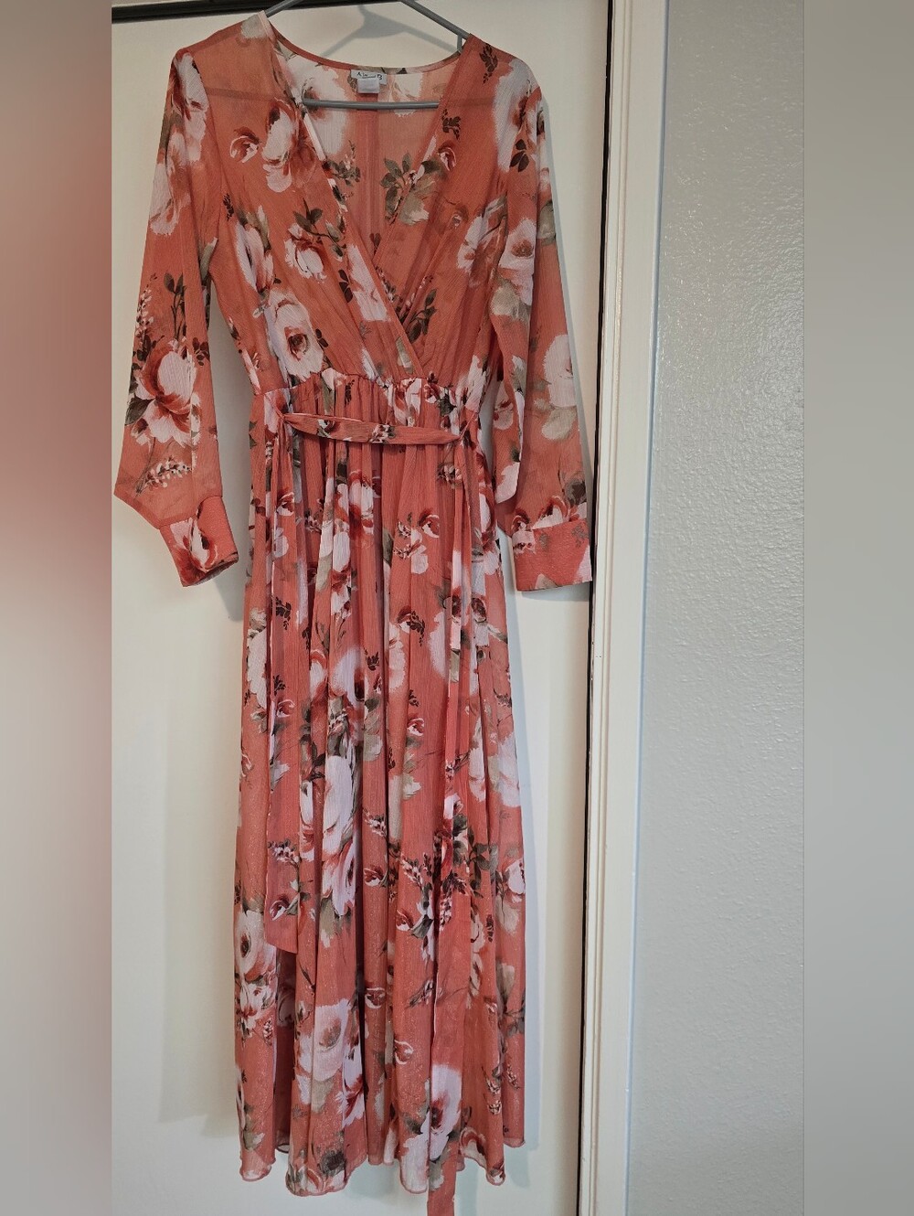 Floral Maxi Dress in Peach , Gold Elegant Long Sleeve